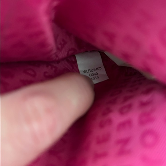 Kate Spade Change of Heart Fuchsia Heart Coin Pouch EUC WLRU2403 - Picture 10 of 17